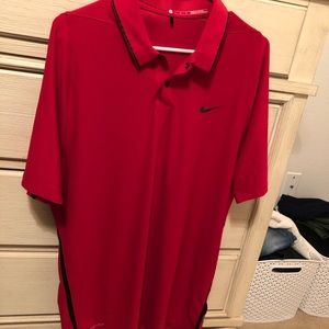 Tiger woods red and black golf polo